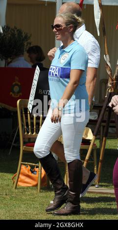 Zara Phillips et son mari Mike Tindall lors d'un match de polo de charité au Tidworth Polo Club près de Salisbury. Banque D'Images