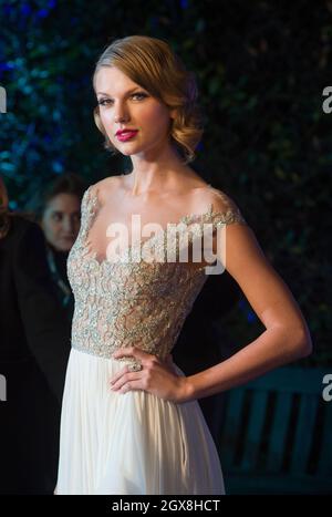 Taylor Swift arrivée pour le Gala des blancs d'hiver de Centerpoint qui s'est tenu au Palais de Kensington, Londres. Banque D'Images