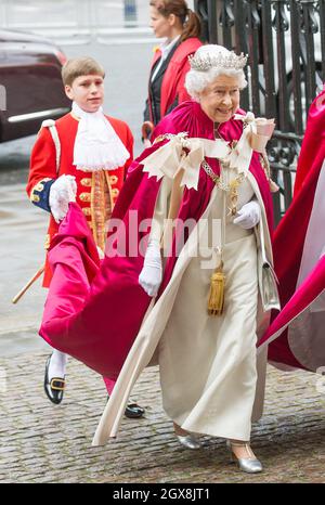 La reine Elizabeth II assiste à un service de l'ordre du bain à l'abbaye de Westminster. Banque D'Images