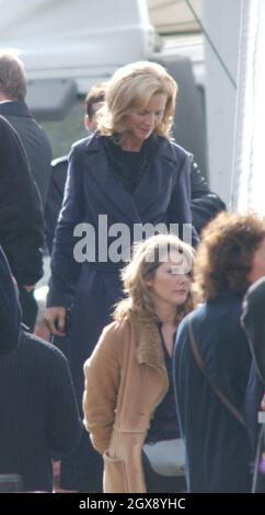 KEVIN KOSTNER ET JOAN ALLEN SUR LE SET À UN GRAVYARD À L'ENVERS DE LA COLÈRE Banque D'Images