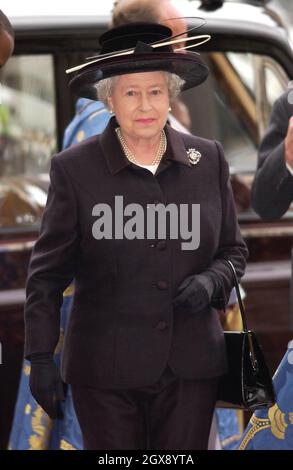 La Reine, au service commémoratif de la princesse Margaret tenue à l'abbaye de Westminister.Demi-longueur. Banque D'Images