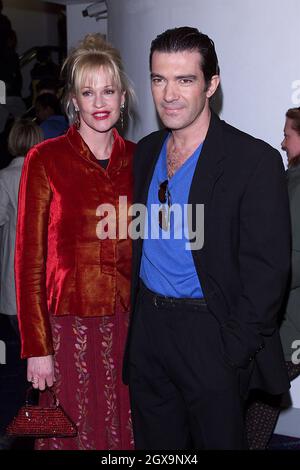 Antonio Banderas et Melanie Griffith à la première de Spy Kids à Londres. Banque D'Images