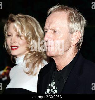 Paul Hogan et la femme Linda Kozlowski à la Crocodile Dundee trois première à Los Angeles. Banque D'Images