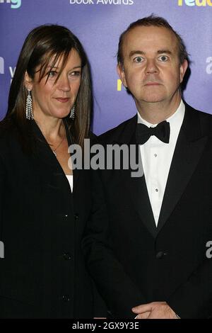 Ian Hislop et son épouse aux Whitbread Book Awards 2003 à Londres. Banque D'Images