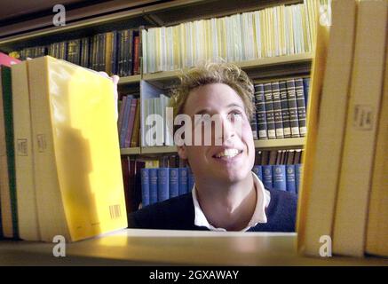 Prince William étudie dans la bibliothèque principale de l'université de St Andrews où il est étudiant.Le Prince en est à la dernière année de son cours de quatre ans à l'université écossaise.Anwar Hussein/allactiondigital.com Banque D'Images