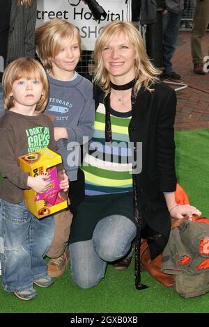 JO Whiley arrive à la première du film de charité britannique « The Magic Rondabout » en association avec l'association caritative pour enfants du Great Ormond Street Hospital à Leicester Square. Banque D'Images