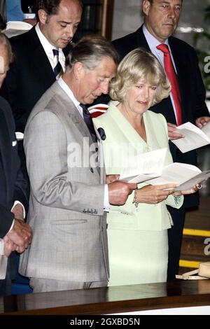 Le duc et la duchesse de Rothesay lors de la cérémonie de remise des diplômes du prince William à St Andrews, le jeudi 23 juin 2005.William a obtenu un 2:1 en géographie après quatre années d'études pour son Maître des Arts Anwar Hussein/allactiondigital.com Banque D'Images