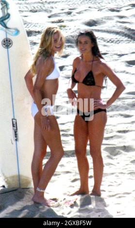 Cameron Diaz et demi Moore filment la suite de Charlies Angels à Malibu. Banque D'Images