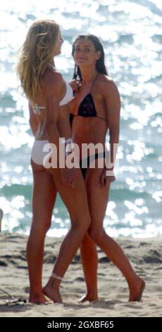 Cameron Diaz et demi Moore filment la suite de Charlies Angels à Malibu. Banque D'Images