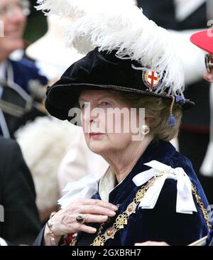 La baronne Thatcher quitte la chapelle Saint-Georges. Banque D'Images