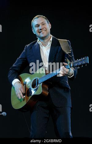 David Gray se produit et fait les gros titres sur scène au O2 Wireless Festival 2006 à Hyde Park le 22 juin 2006 à Londres Suzan/Empics Banque D'Images