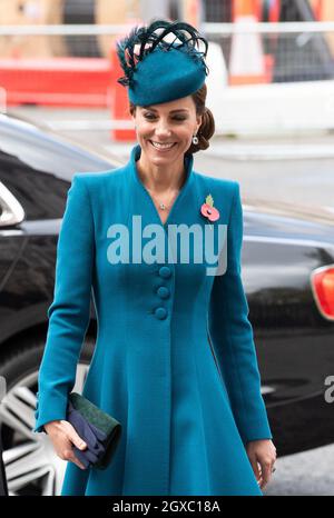 Catherine, duchesse de Cambridge, portant un manteau Catherine Walker et un chapeau Rosie Olivia assorti, participe au service de jour annuel d'Anzak à l'abbaye de Westminster le 25 avril 2019. Banque D'Images