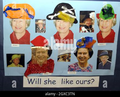 La reine Elizabeth II visite le rond-point Childrens Centre à Brighton le 8 mars 2007. Banque D'Images