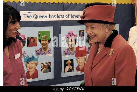 La reine Elizabeth II visite le rond-point Childrens Centre à Brighton le 8 mars 2007. Banque D'Images