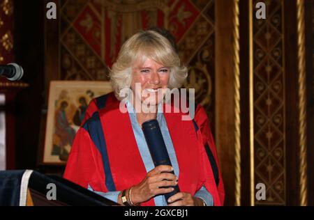 Camilla, Duchesse de Cornwall reçoit une bourse honoraire du King's College de Londres en reconnaissance de sa contribution exceptionnelle par son rôle de protecteur de nombreuses organisations caritatives, en particulier en tant que président de la National Ostéoporose Society (nos), avec laquelle le travail de King's est étroitement associé. Banque D'Images