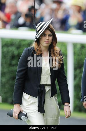 La princesse Beatrice participe à la Ladies Day of Royal Ascot à l'hippodrome d'Ascot Banque D'Images