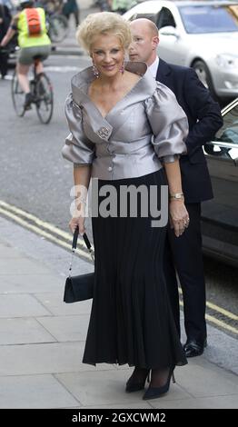 HRH la princesse Michael de Kent arrive pour la première de 'Aida' à l'Opéra Royal de Londres Banque D'Images