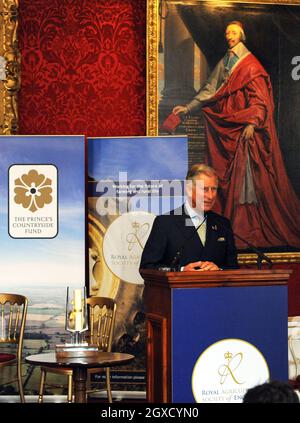 Le Prince Charles, Prince of Wales, prononce un discours pour le lancement officiel du Prince's Countryside Fund, une initiative visant à assurer un avenir durable à l'agriculture britannique et à la communauté rurale en général, au Palais Saint-James, à Londres Banque D'Images