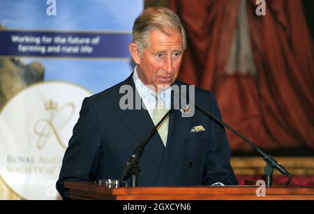 Le Prince Charles, Prince of Wales, prononce un discours pour le lancement officiel du Prince's Countryside Fund, une initiative visant à assurer un avenir durable à l'agriculture britannique et à la communauté rurale en général, au Palais Saint-James, à Londres Banque D'Images