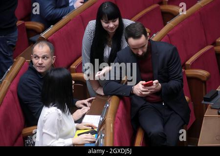 KIEV, UKRAINE - le 05 OCTOBRE 2021 - les députés ukrainiens sont photographiés lors de la séance ordinaire de la Verkhovna Rada, Kiev, capitale de l'Ukraine Banque D'Images