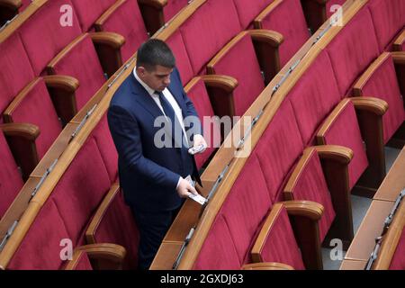 KIEV, UKRAINE - 05 OCTOBRE 2021 - le député ukrainien est photographié lors de la séance de la Verkhovna Rada, Kiev, capitale de l'Ukraine Banque D'Images