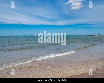Plage de Warnemuende sur la mer Baltique Banque D'Images