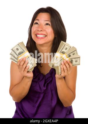 Attrayant excité Woman Holding multiethnique des centaines de dollars isolé sur un fond blanc. Banque D'Images