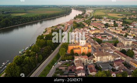 Vue aérienne de Boretto, Émilie-Romagne. Italie. Photo de haute qualité Banque D'Images