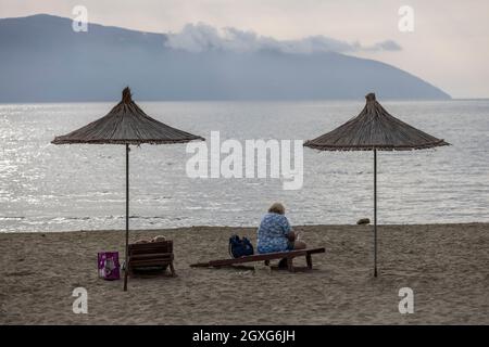 Vlore, située sur la côte Adriatique, la troisième ville la plus peuplée d'Albanie, des Balkans et du sud-est de l'Europe. Banque D'Images