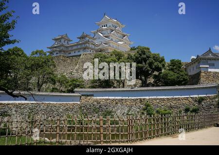 Architecture du château Himeji, Japon. Construit au XIVe siècle, le château est le premier site classé au patrimoine de l'UNESCO au Japon (1993). Banque D'Images