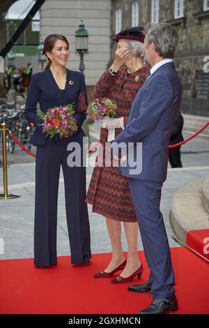 La famille royale danoise assiste à l'ouverture du Parlement danois, à Copenhague, au Danemark, le 05 octobre 2021. Une partie de la famille royale danoise assiste au discours d'ouverture du Parlement danois (Folketinget) le jour de l'ouverture, des représentants de la famille royale arrivent au Folketinget le matin. Ils sont toujours reçus par le Président du Folketinget, qui les accueille devant l'entrée du Palais Christiansborg et du bâtiment du gouvernement à Copenhague. Credit: Abaca Press/Alay Live News Banque D'Images