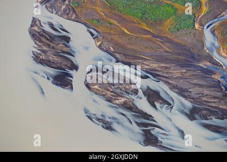 Vue aérienne sur le glacier Þjórsá / Thjorsa en été, la plus longue rivière d'Islande Banque D'Images