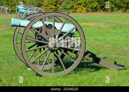 Manassas, Virginie - 29 septembre 2021 : détail d'un canon historique de la guerre de Sécession sur Henry Hill au parc national du champ de bataille de Manassas (bataille de Bull Run). Banque D'Images