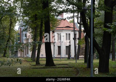 Katowice, Pologne - 24 septembre 2021. Cette villa était la résidence du célèbre gaulétre et criminel de guerre Fritz Bracht. Automne jour nuageux. Sélection Banque D'Images