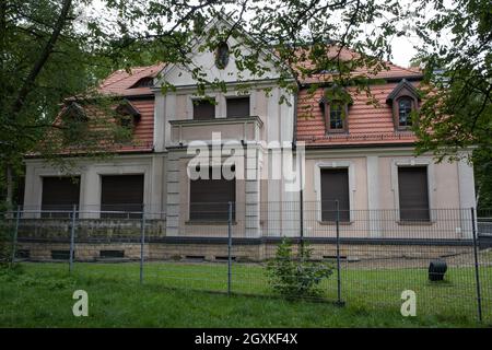 Katowice, Pologne - 24 septembre 2021. Cette villa était la résidence du célèbre gaulétre et criminel de guerre Fritz Bracht. Automne jour nuageux. Sélection Banque D'Images