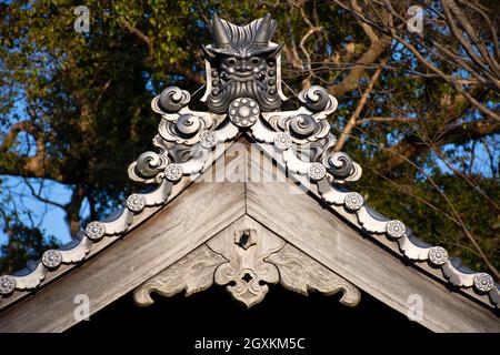 Détail décoratif en bois du temple bouddhiste Kanjizai-ji, Ainan, Japon Banque D'Images