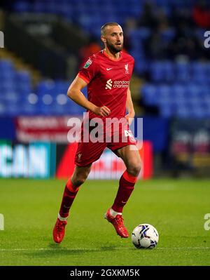 Nathaniel Phillips de Liverpool lors du Trophée Papa John's, match du groupe D du Nord au stade de l'Université de Bolton, Royaume-Uni. Date de la photo: Mardi 5 octobre 2021. Banque D'Images