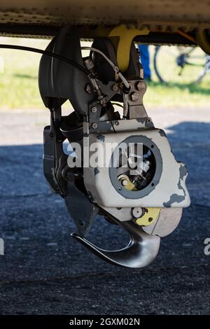 Kaposujlak, Hongrie - 5 juin 2021: BOEING CH-47 Chinook, armée AMÉRICAINE, système de crochet de chargement d'hélicoptère militaire. Aviation et rotorcraft. Transport et transport aérien Banque D'Images