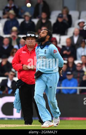 Adil Rashid, un Anglais, célèbre la prise de Jeevan Mendis au Sri Lanka de son propre bowling Banque D'Images