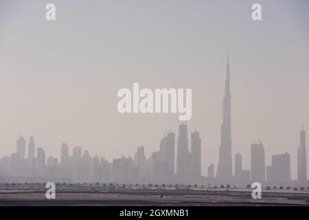 DUBAI UAE 31 janvier 2017 Panorama de la ville de Dubaï. Centre-ville, des gratte-ciel de Sheikh Zayed Road. Emirats arabes unis Banque D'Images