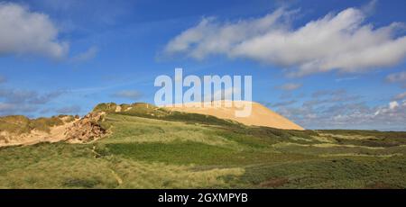 Rubjerg Knude, haute dune de sable à la côte ouest du Danemark. Banque D'Images