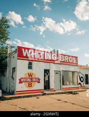 Station-service Old Whiting Bros, sur la route 66 à Tucumcari, Nouveau-Mexique Banque D'Images