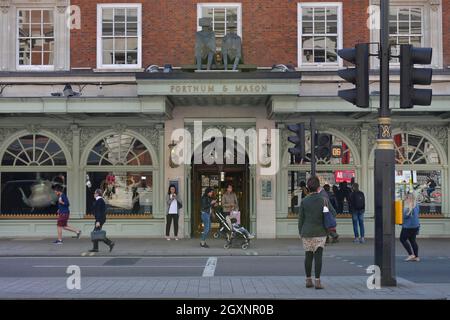 Fortum & amp ; Mason, Piccadilly Street, Londres, Angleterre,Royaume-Uni Banque D'Images