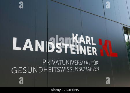 Karl Landsteiner Université privée pour les sciences de la santé, logo sur le bâtiment, Krems, Wachau, Basse-Autriche, Autriche Banque D'Images