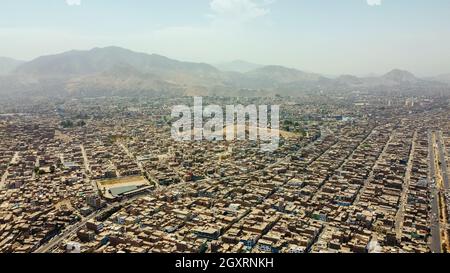 Vue aérienne d'une partie du quartier de San Martin de Porres au nord de Lima - Pérou Banque D'Images