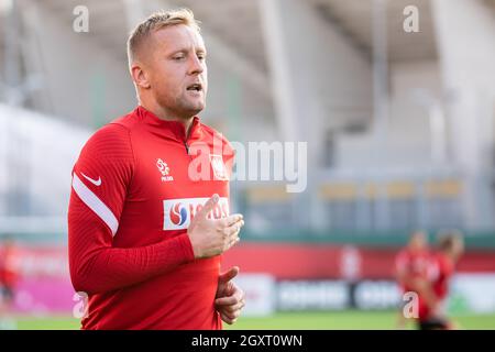 Varsovie, Pologne. 05e octobre 2021. Kamil Glik de Pologne en action lors de la session de formation officielle de l'équipe nationale polonaise de football avant les matchs de qualification de la coupe du monde de la FIFA, Qatar 2022 contre Saint-Marin et l'Albanie à Varsovie. Crédit : SOPA Images Limited/Alamy Live News Banque D'Images