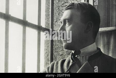 Adolf Hitler comme jeune homme dans la prison de Landsdorf en 1924 après avoir été condamné pour son rôle dans le Beer Hall Putsch Banque D'Images