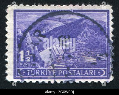 TURQUIE - VERS 1943: Timbre imprimé par la Turquie, montre le barrage d'Ankara, vers 1943 Banque D'Images