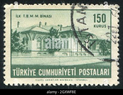 TURQUIE - VERS 1963: Timbre imprimé par la Turquie, montre le bâtiment du Parlement, vers 1963 Banque D'Images