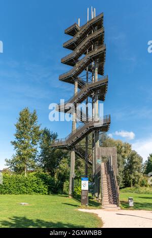 Tour d'observation panoramique 'Tour de sapin blanc' dans le jardin des deux rives de Kehl.Allemagne. Banque D'Images